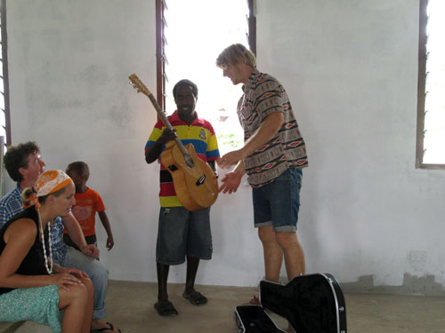 Vanuatu guitar presentation